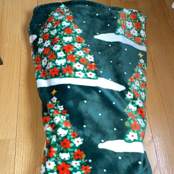 🐱Soft & Cozy Cute Cats 🐱 in Christmas Tree 🌲 Fleece Holiday Blanket! NWT! - Picture 12 of 16